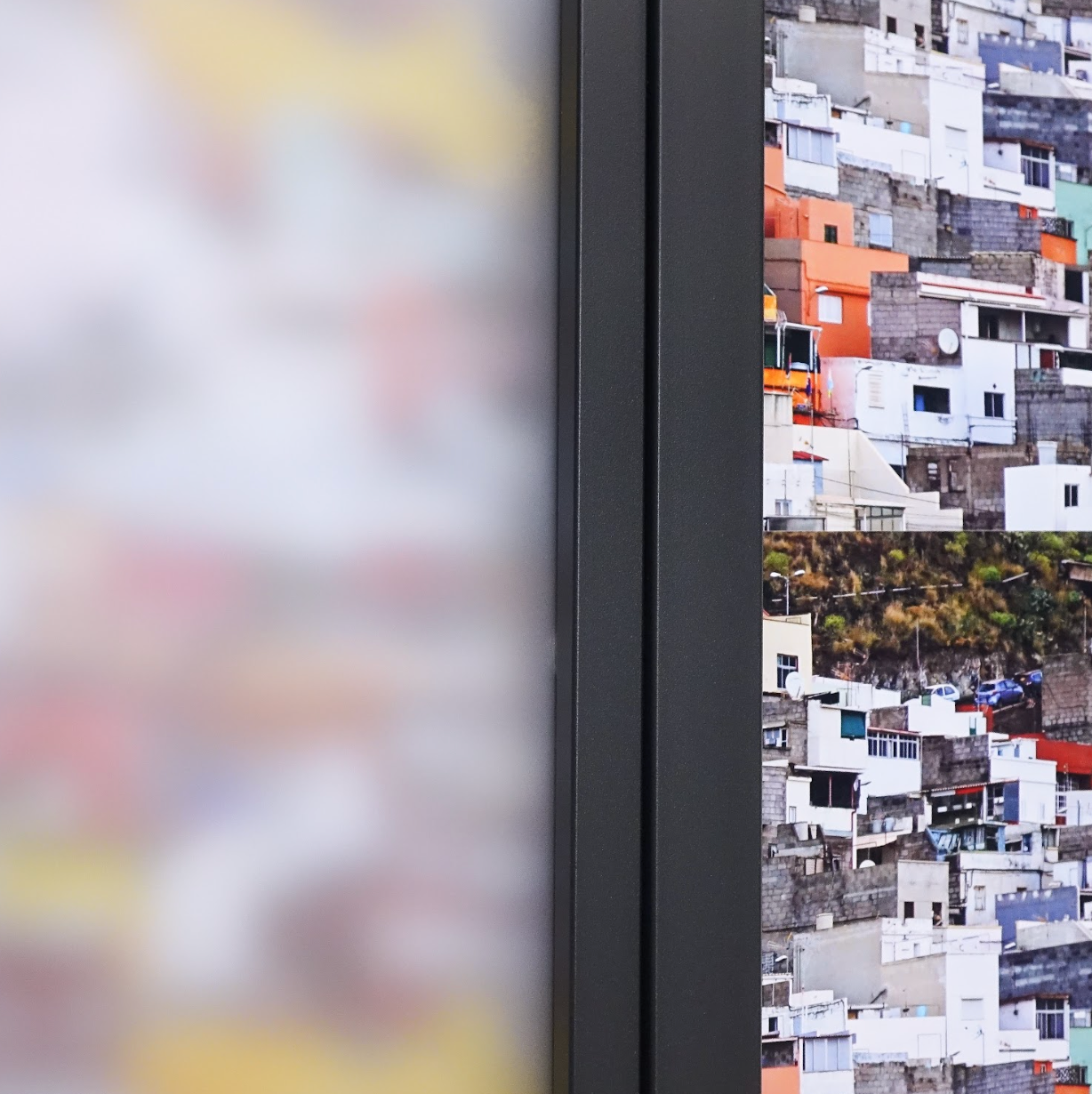 Porte coulissante sur rail vitrée en fer La fabrique du meuble