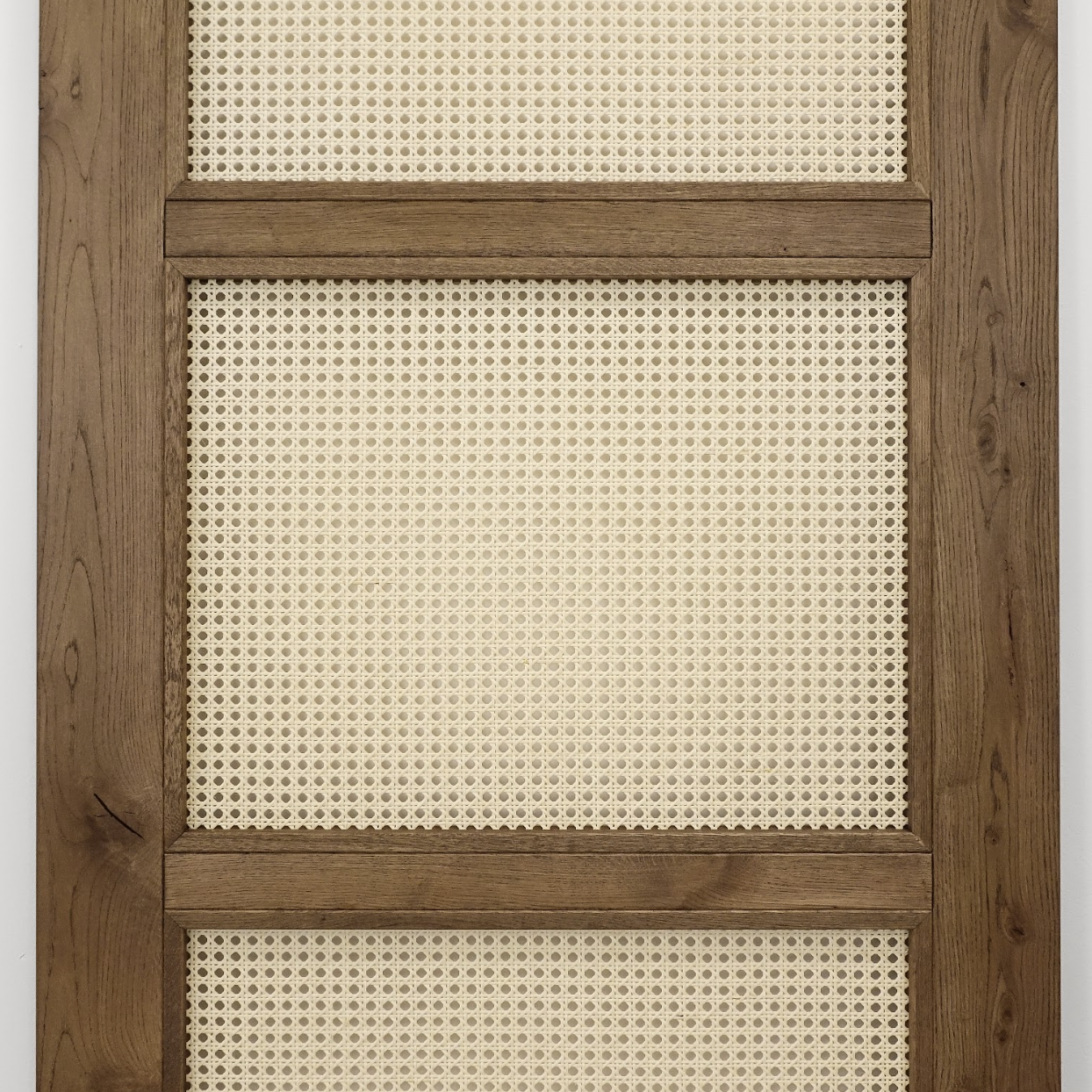 Porte coulissante sur rail en chêne et rotin La fabrique du meuble