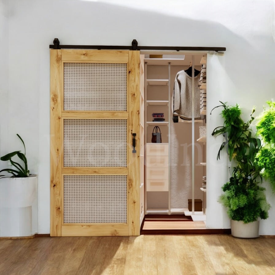 Porte coulissante sur rail en chêne et rotin La fabrique du meuble