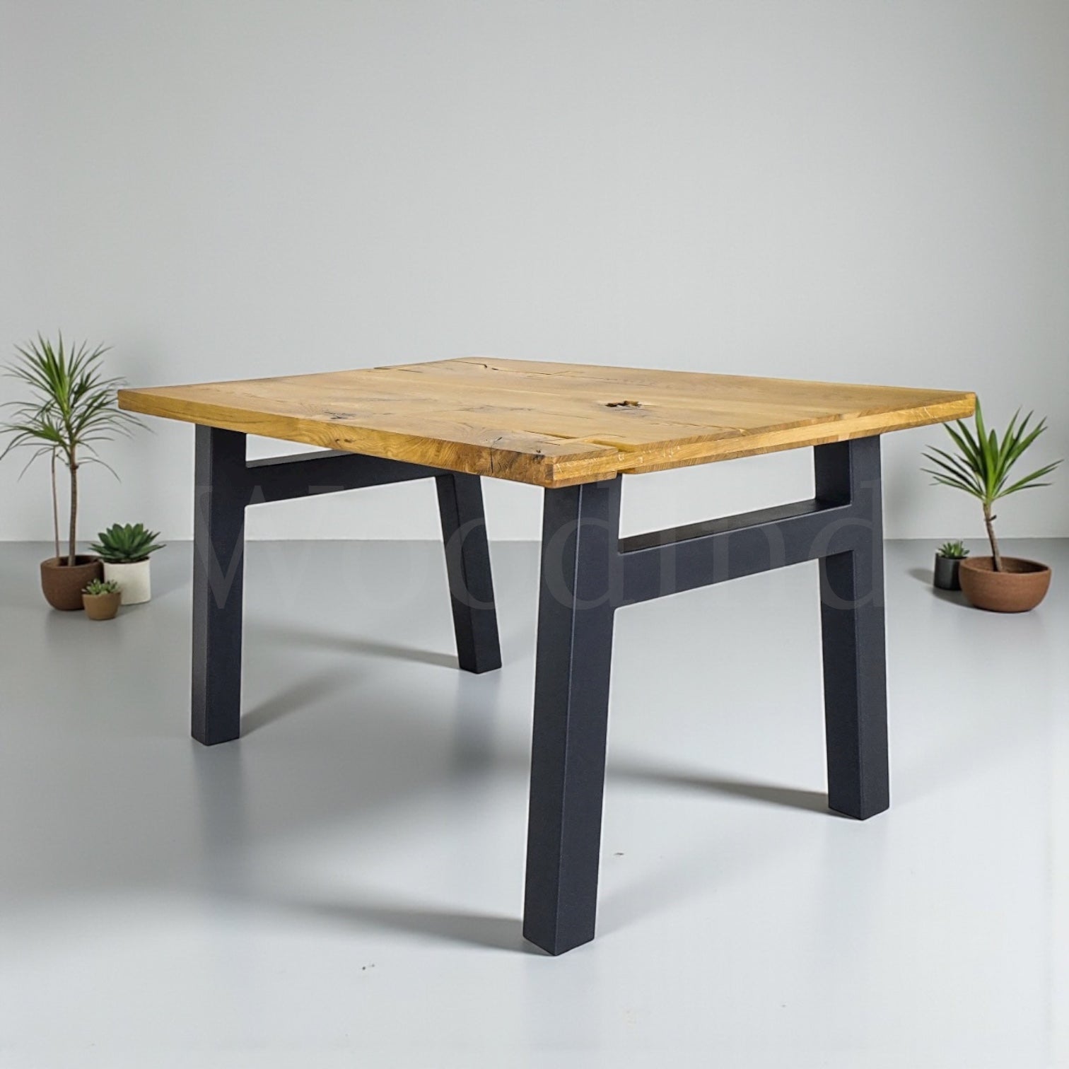 Table en chêne massif et pied en fer noir LUNA La fabrique du meuble