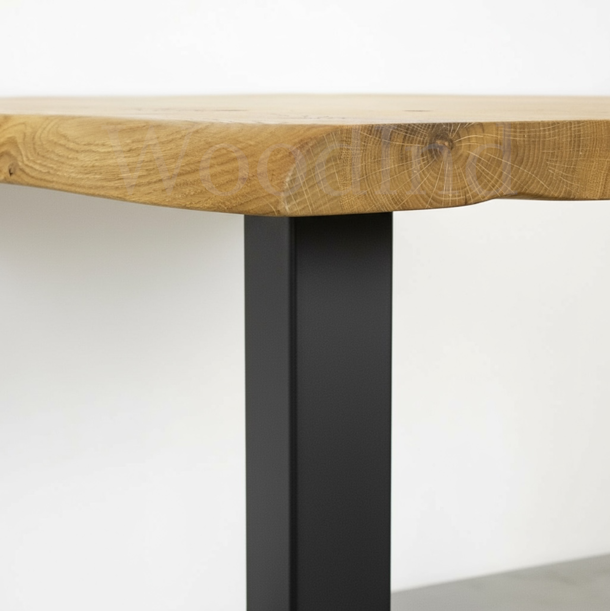 Table à manger en chêne avec des pied en fer - IRYS La fabrique du meuble