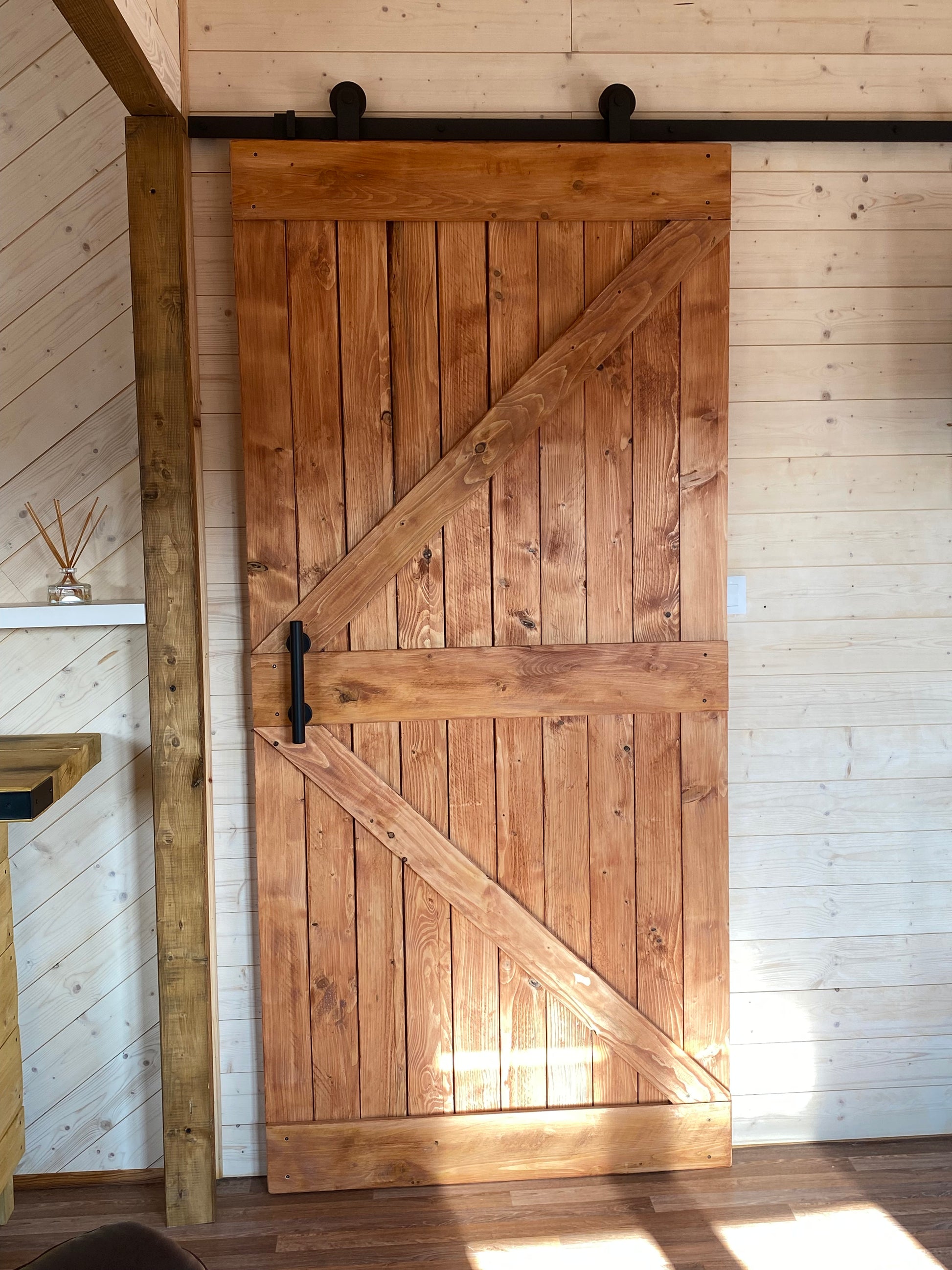 Porte coulissante en bois vintage, avec son rails - WoodInd